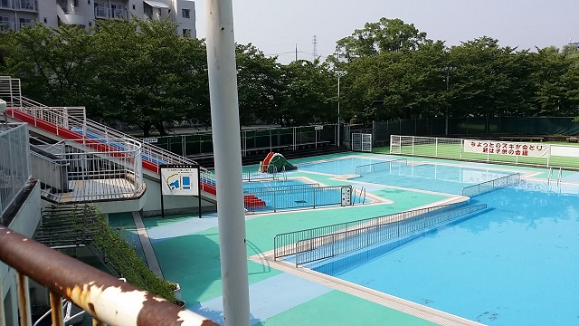 7 4 京都市伏見区 伏見港公園 屋外プール